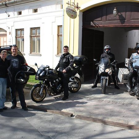 Pension Anna Велка Ломница Екстериор снимка